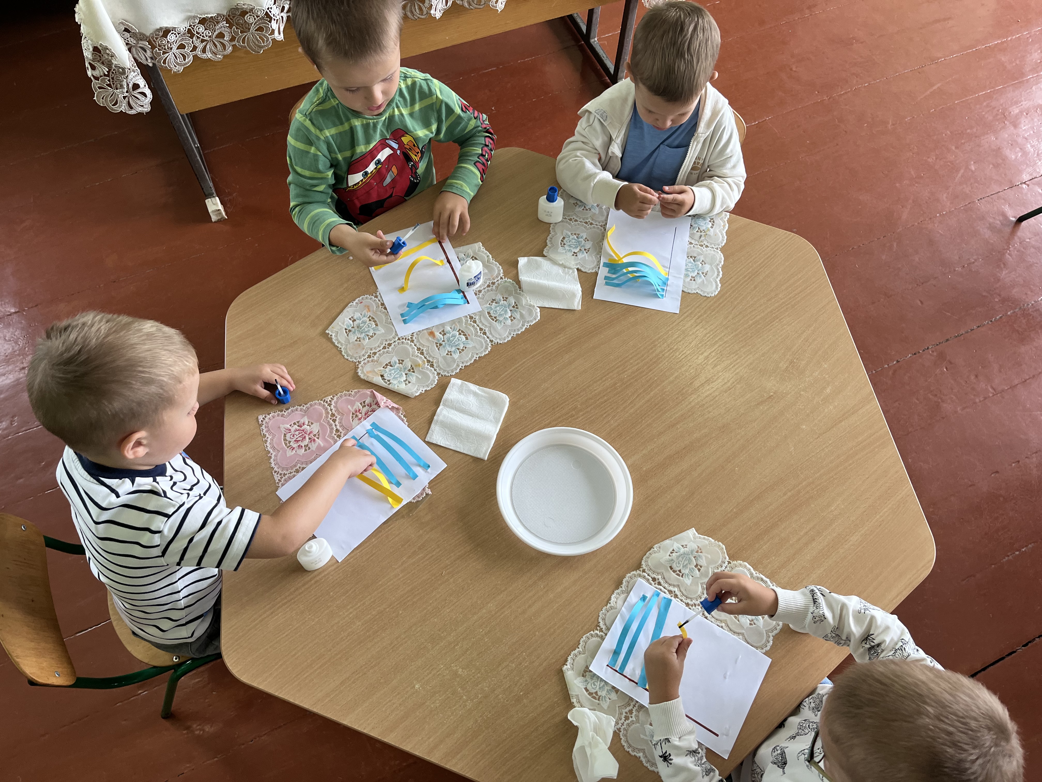 Фото без опису