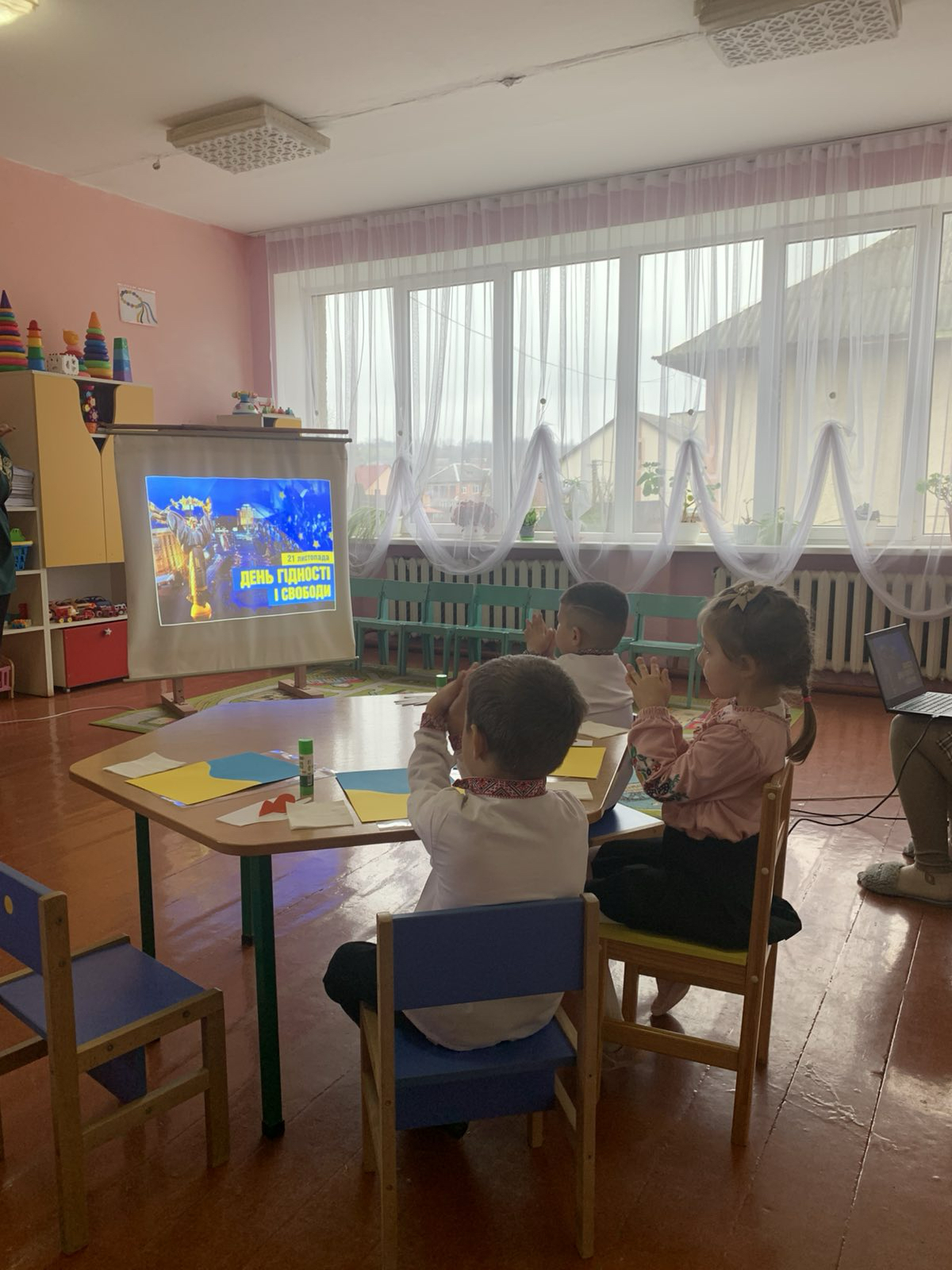 Фото без опису