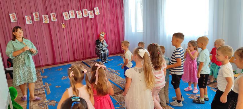 Фото без опису