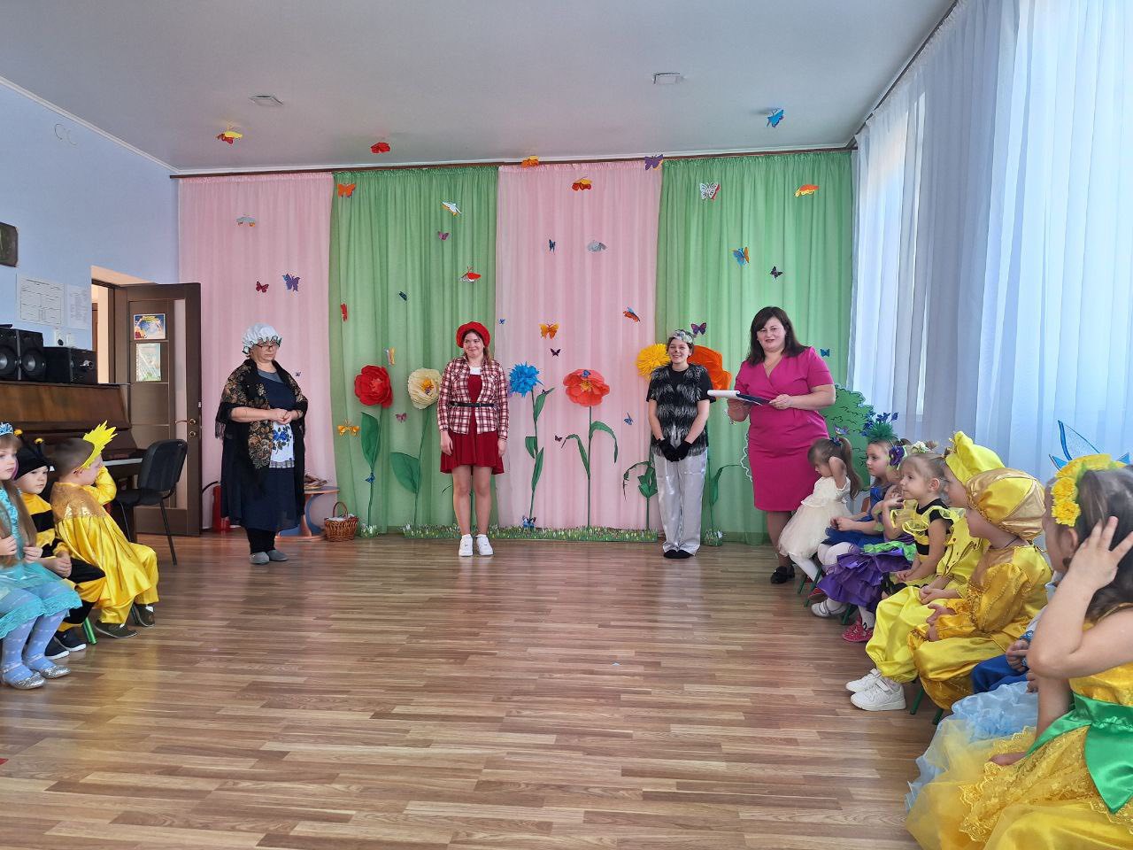 Фото без опису