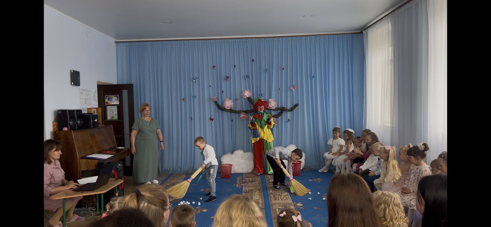 Фото без опису