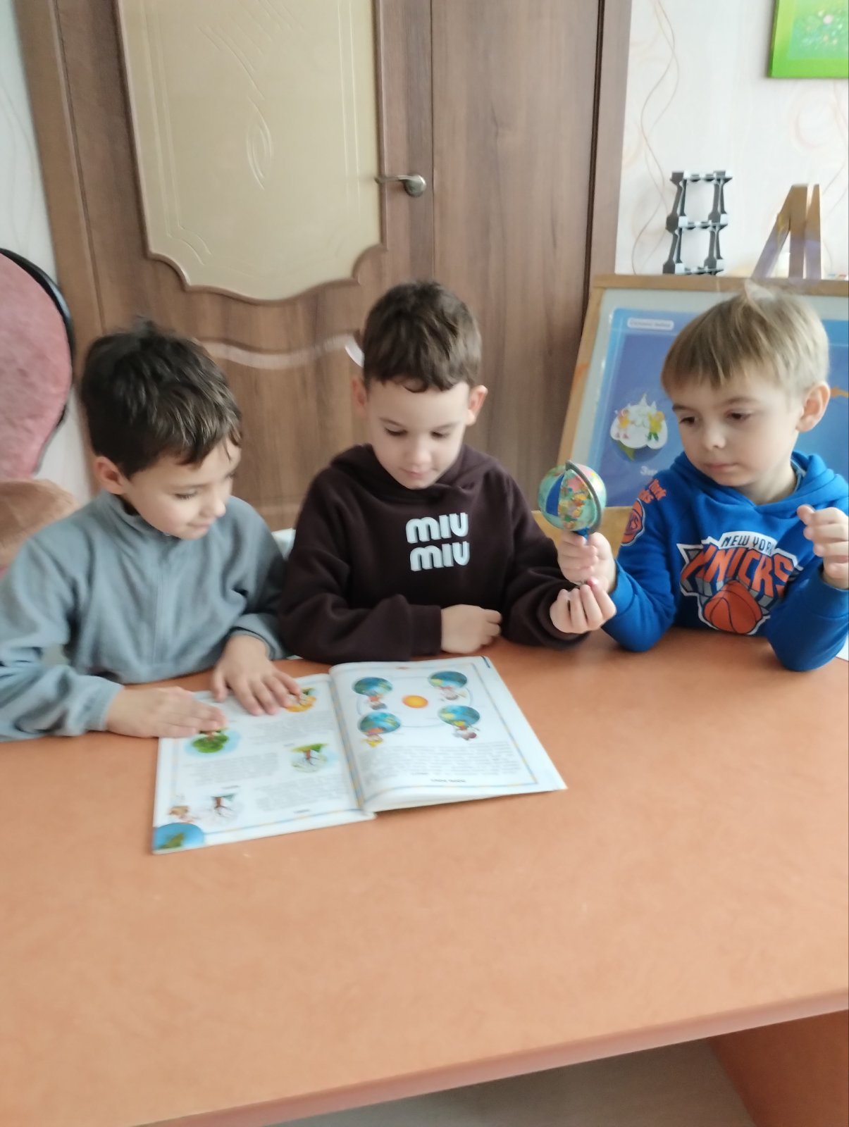 Фото без опису
