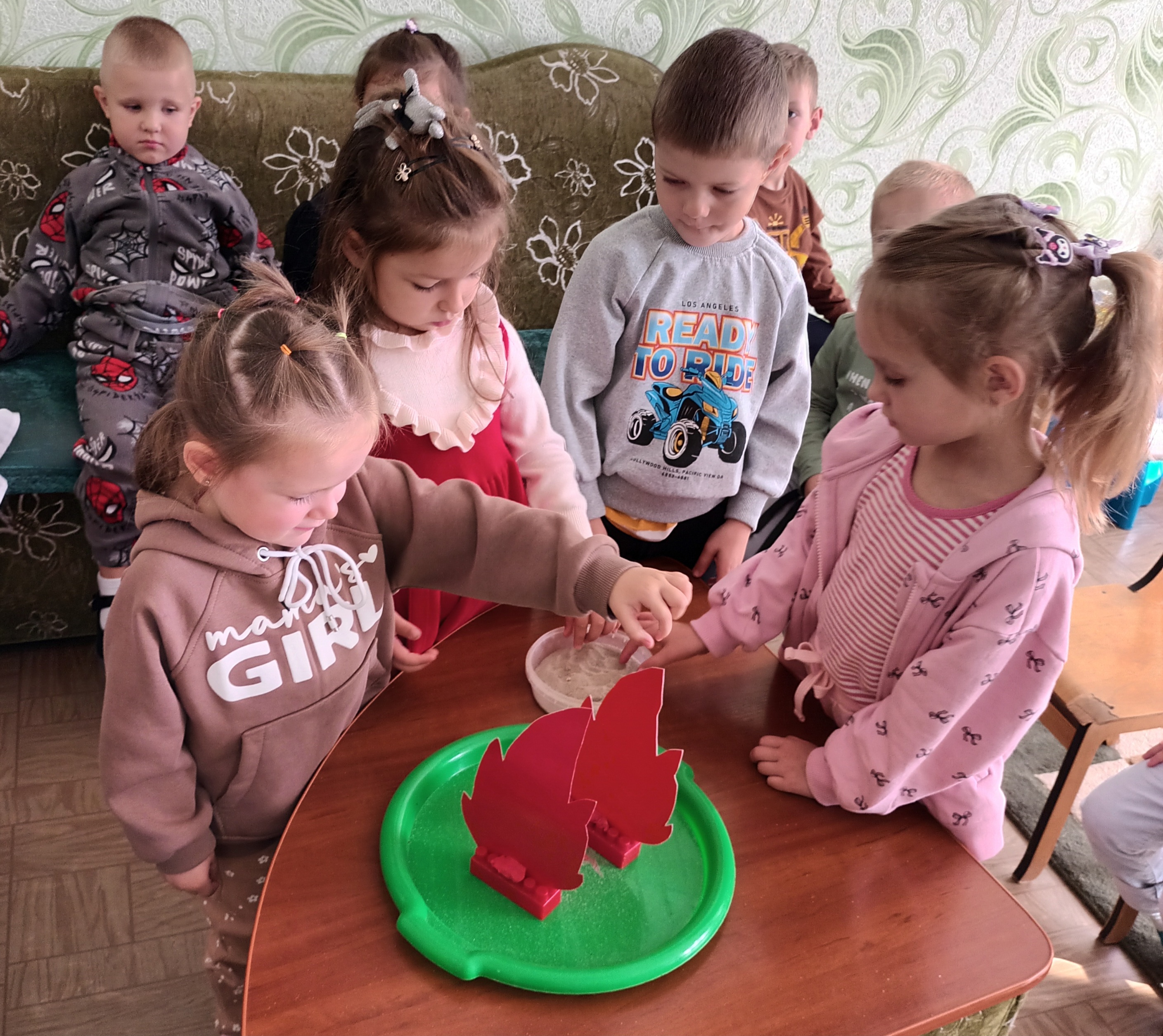 Фото без опису