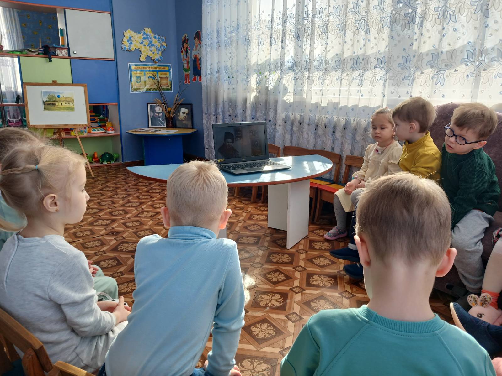 Фото без опису