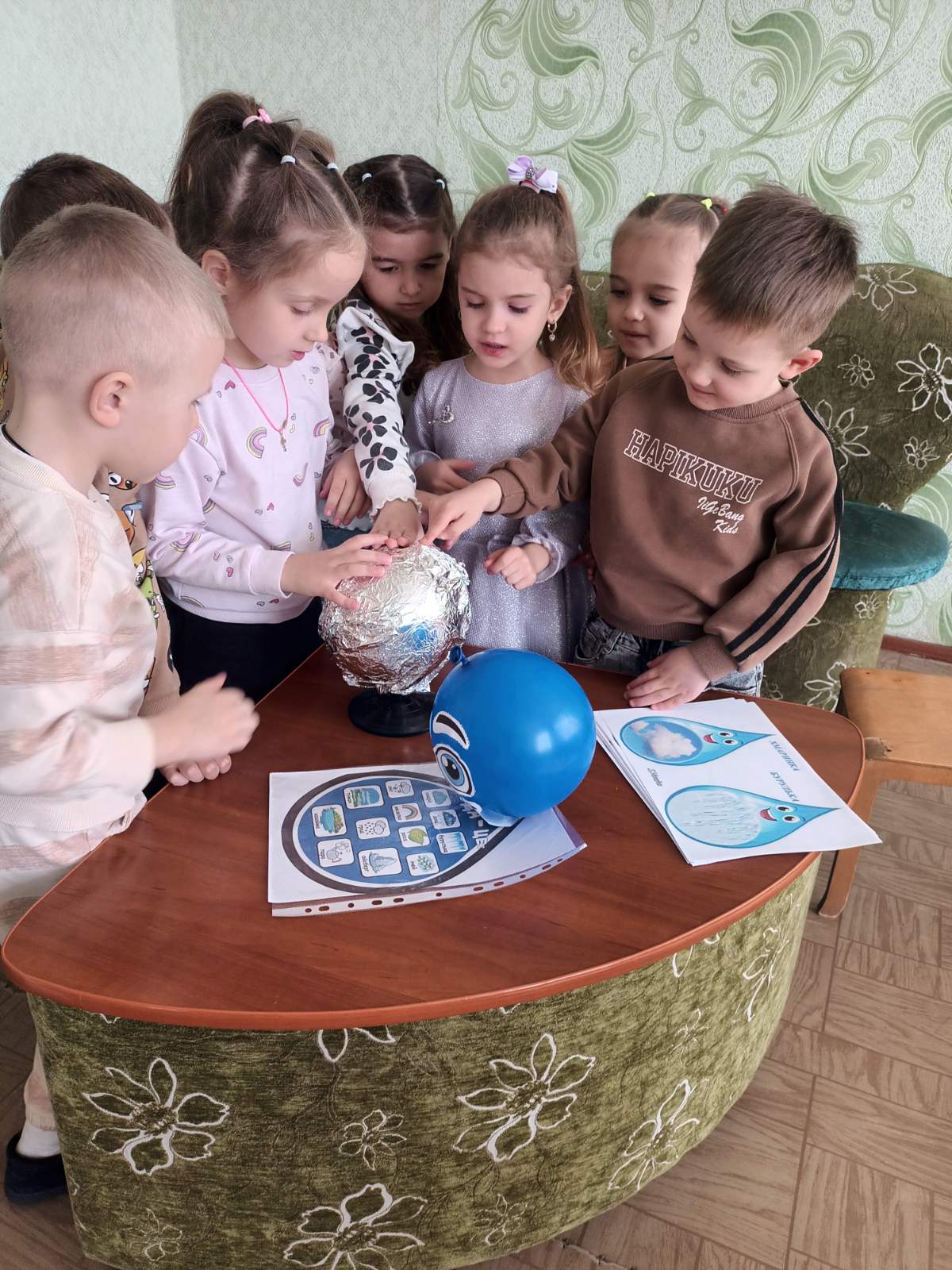 Фото без опису