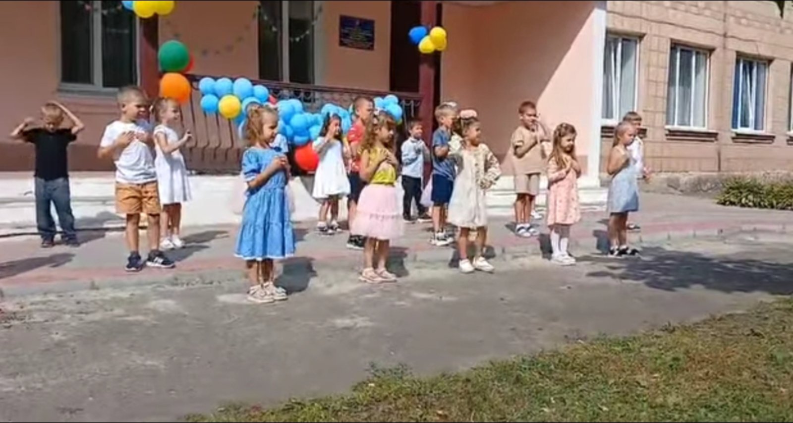 Фото без опису