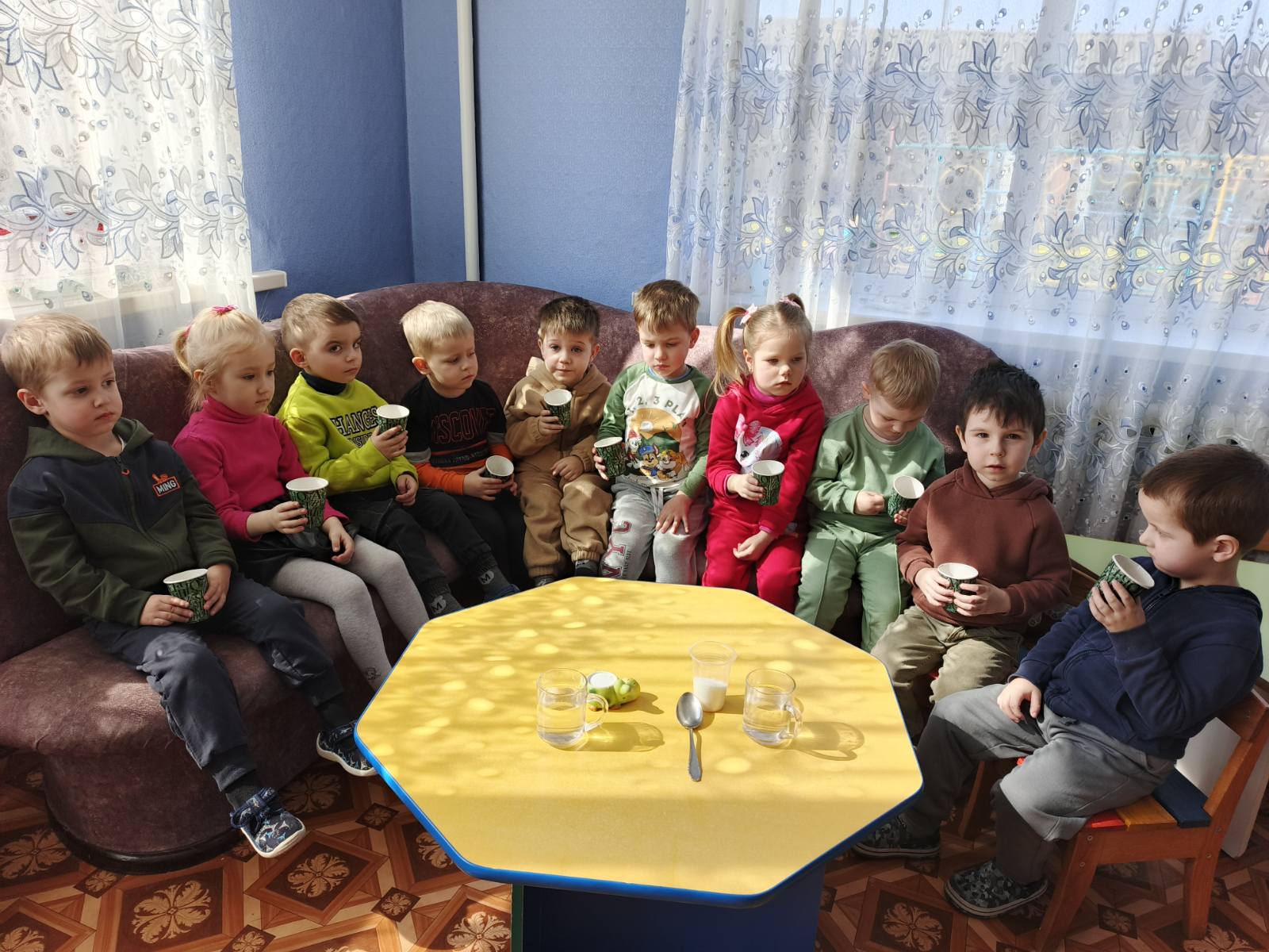 Фото без опису