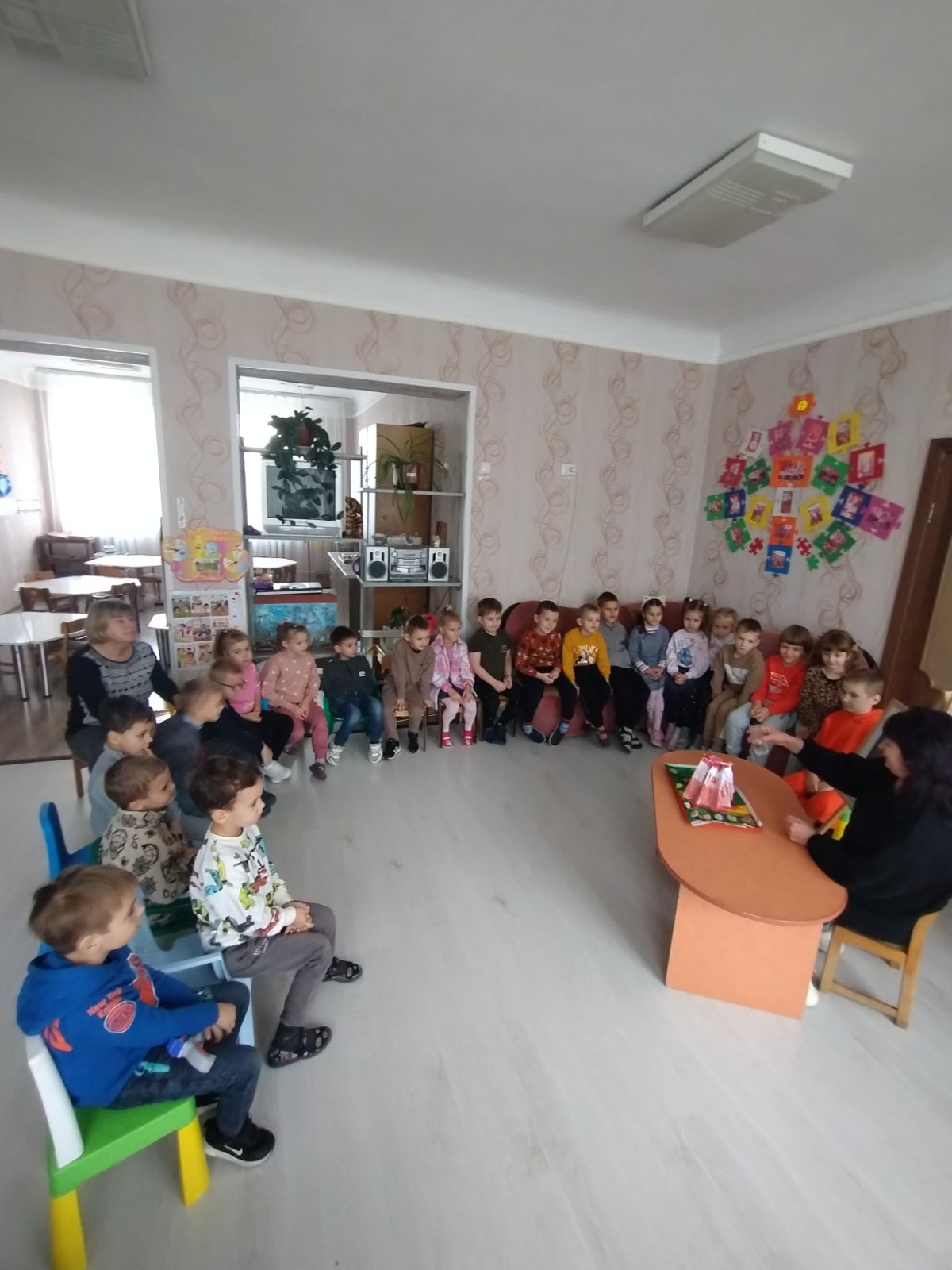 Фото без опису