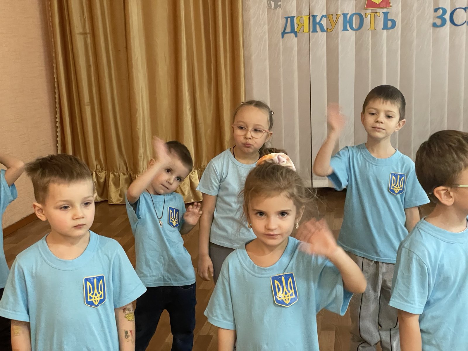 Фото без опису