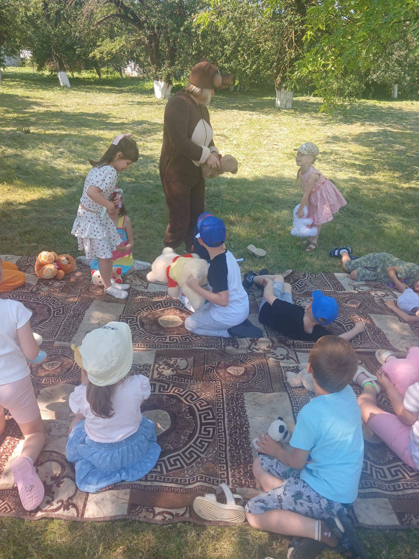 Фото без опису