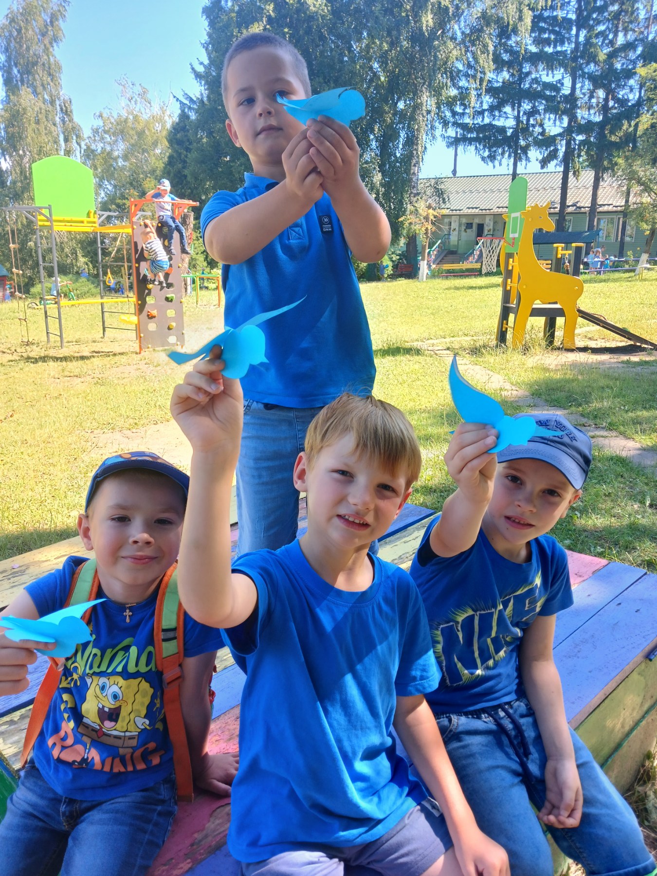 Фото без опису