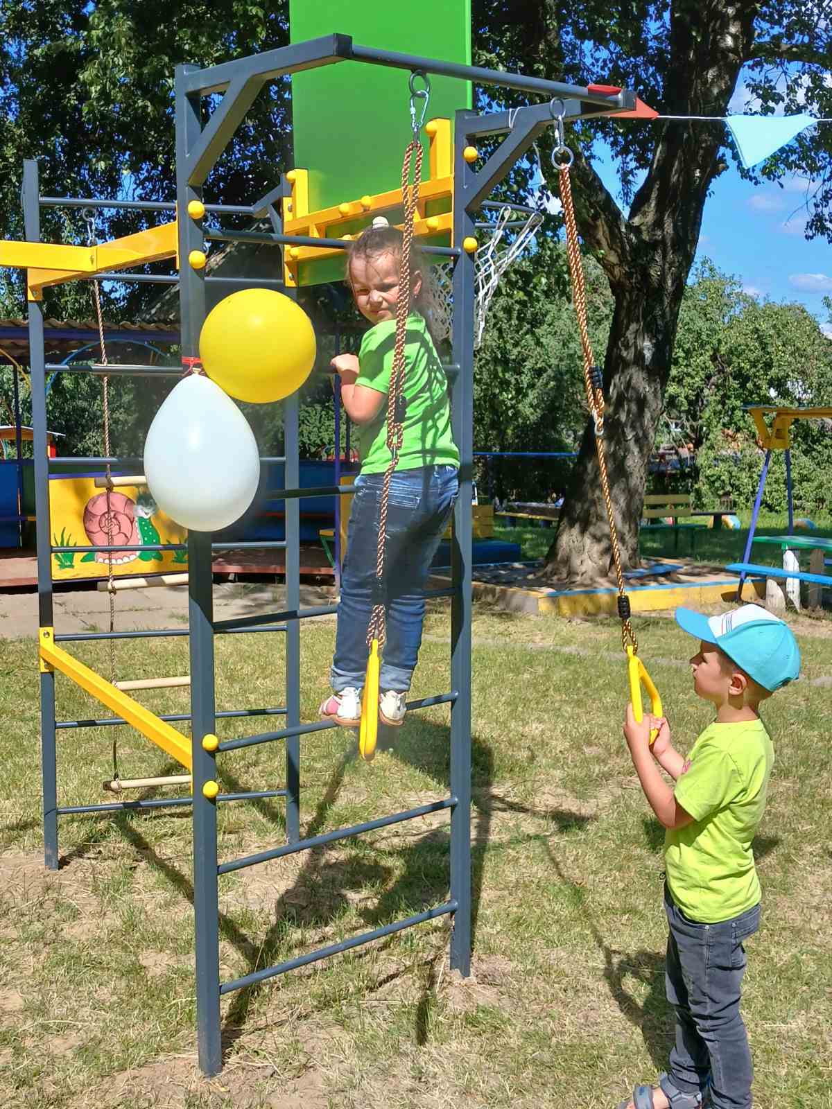 Фото без опису