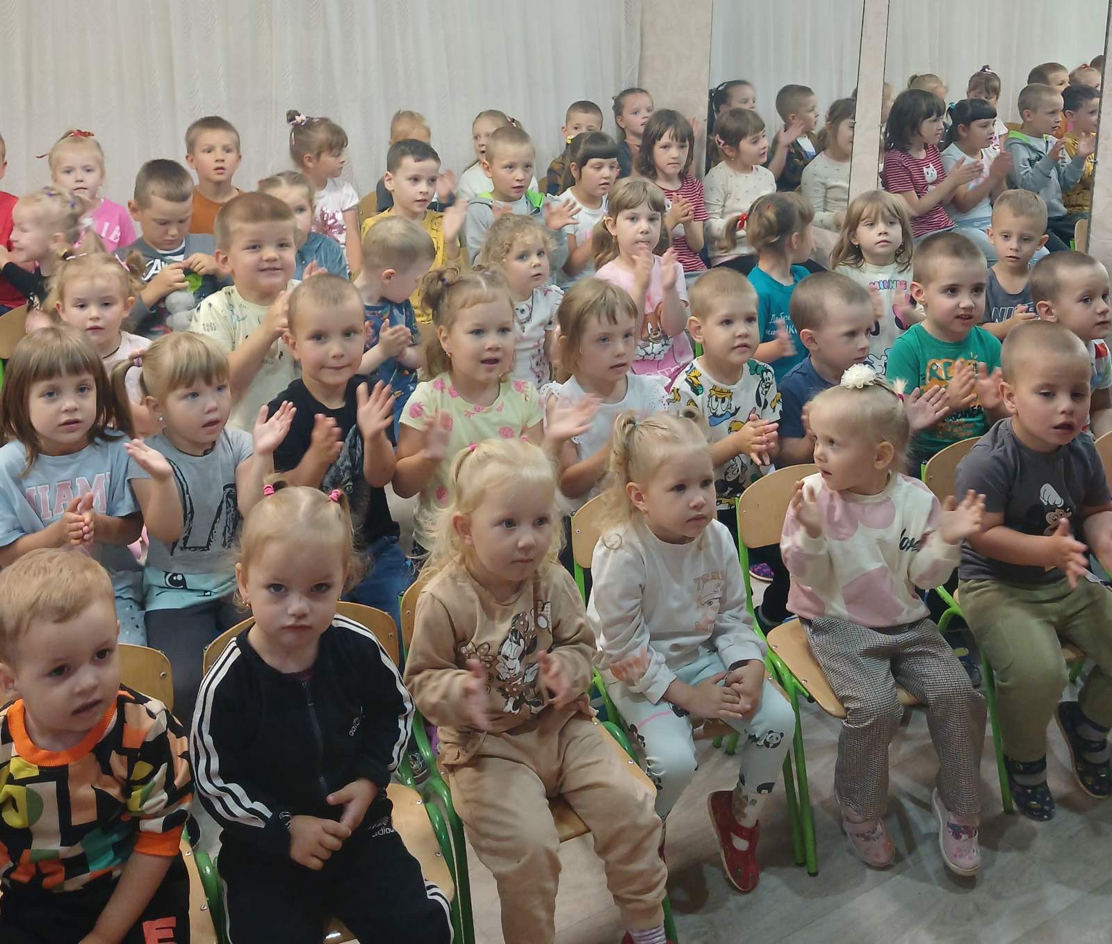 Фото без опису