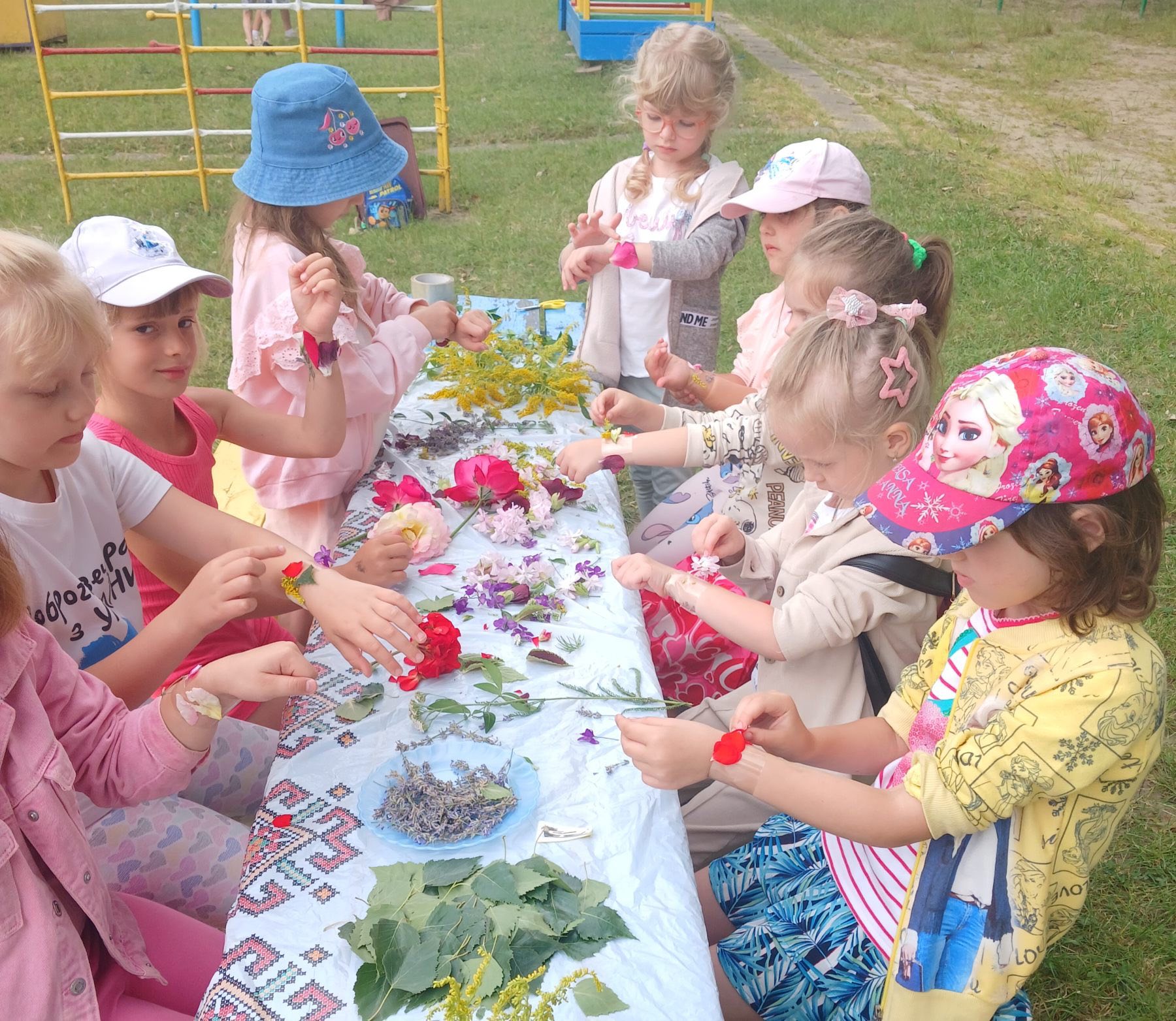 Фото без опису