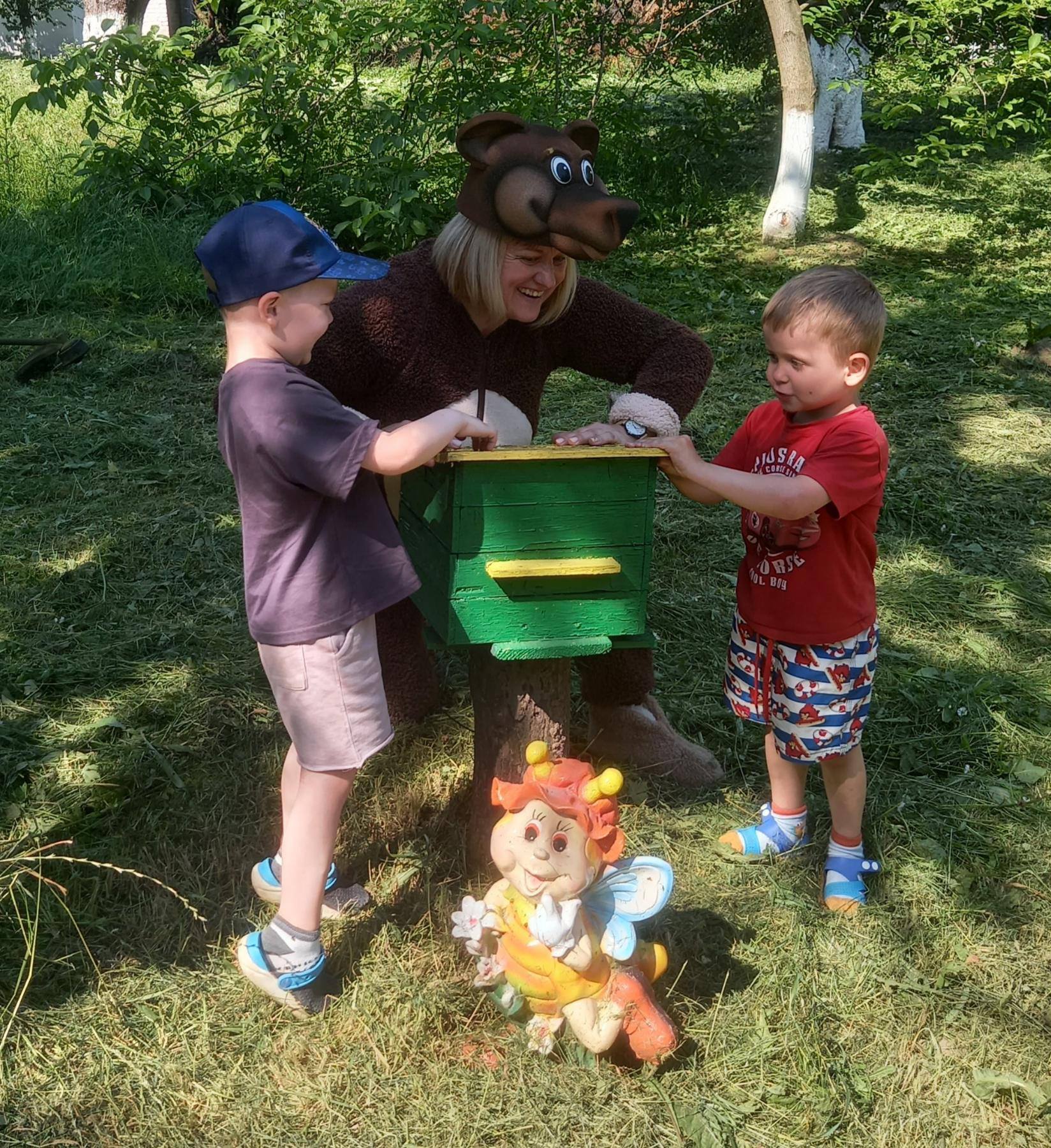 Фото без опису