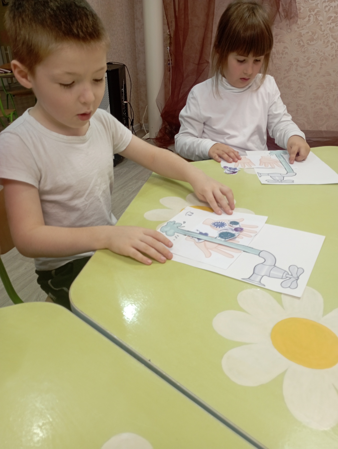 Фото без опису