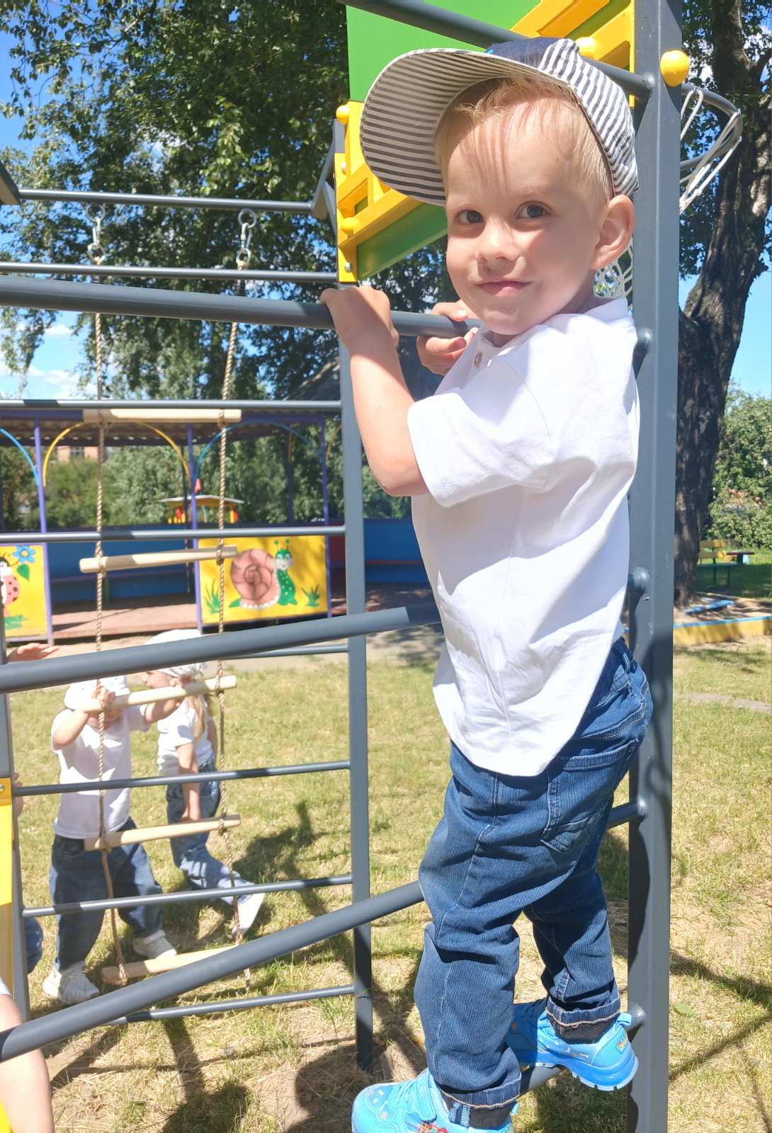 Фото без опису