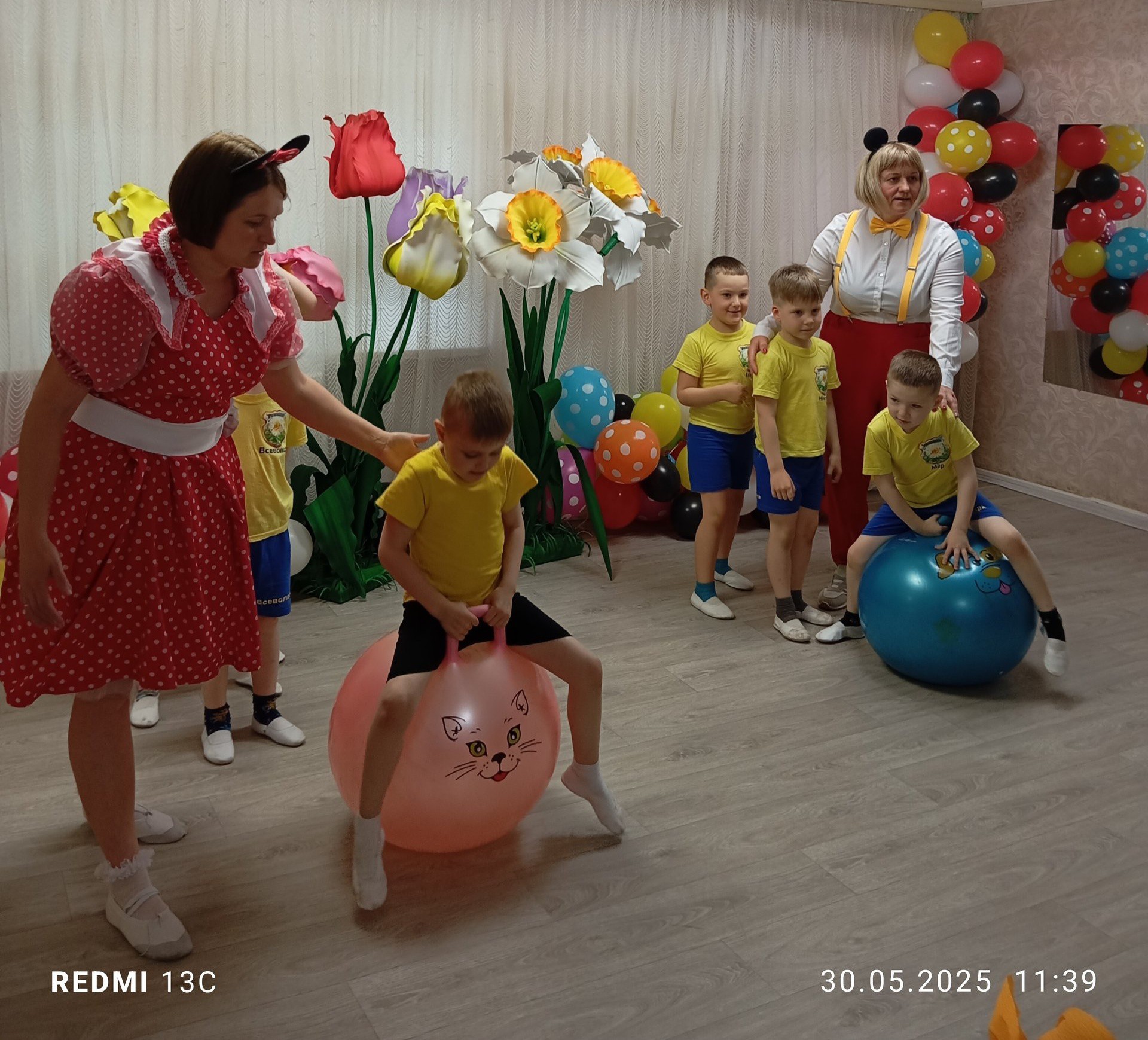 Фото без опису