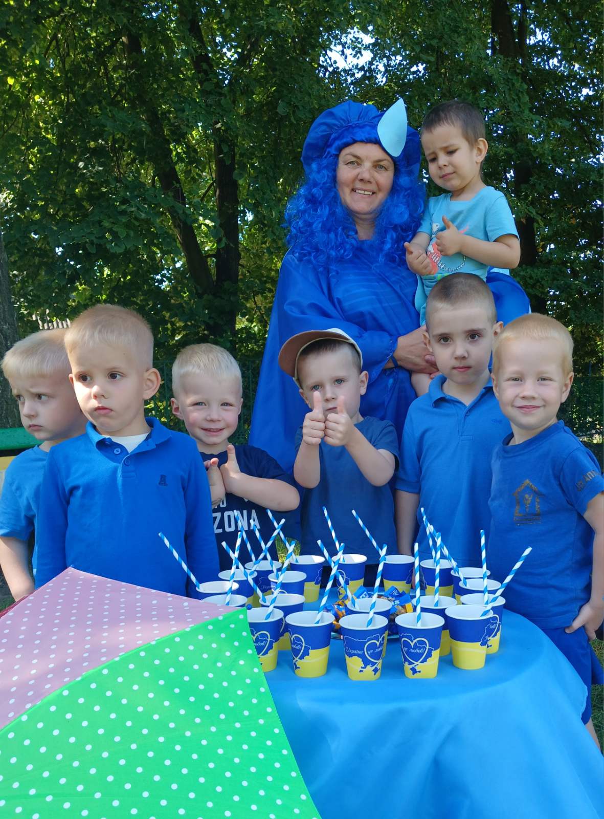 Фото без опису