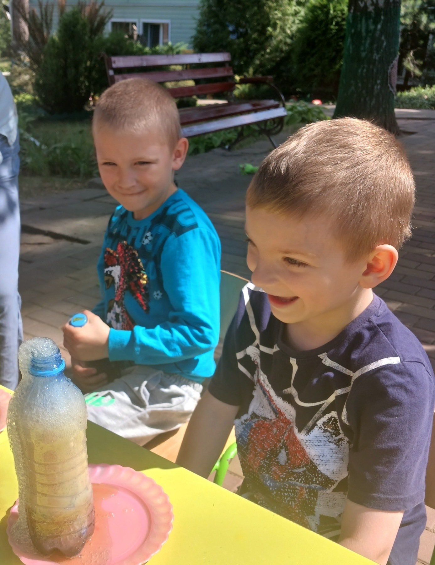 Фото без опису