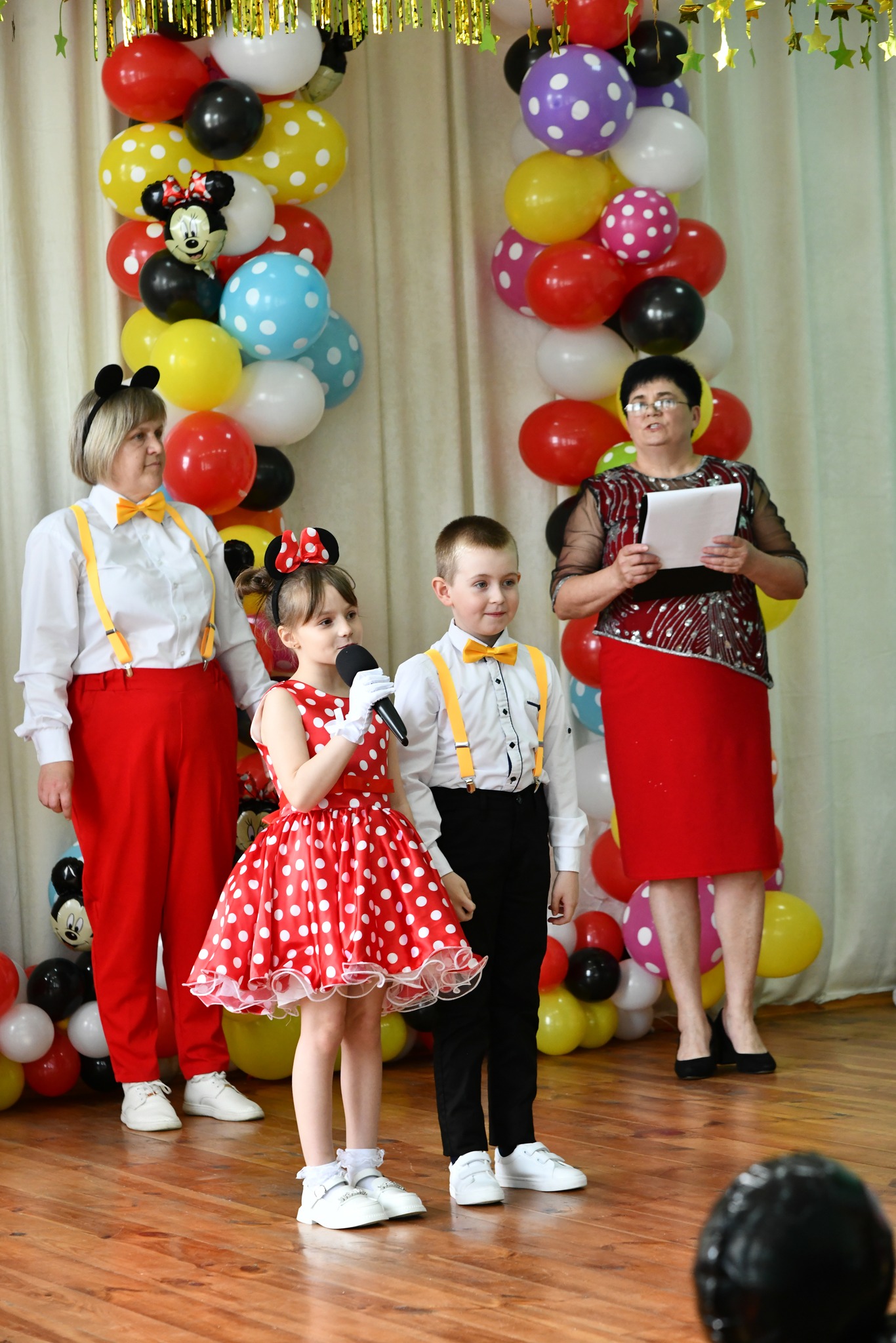 Фото без опису