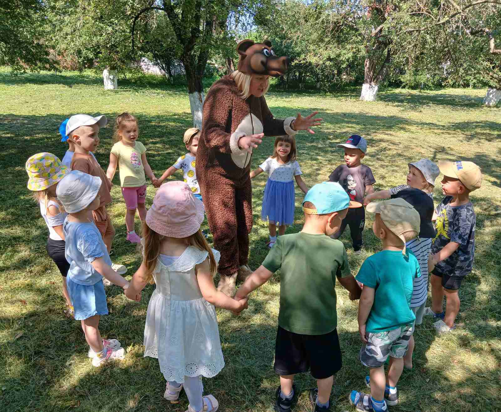 Фото без опису