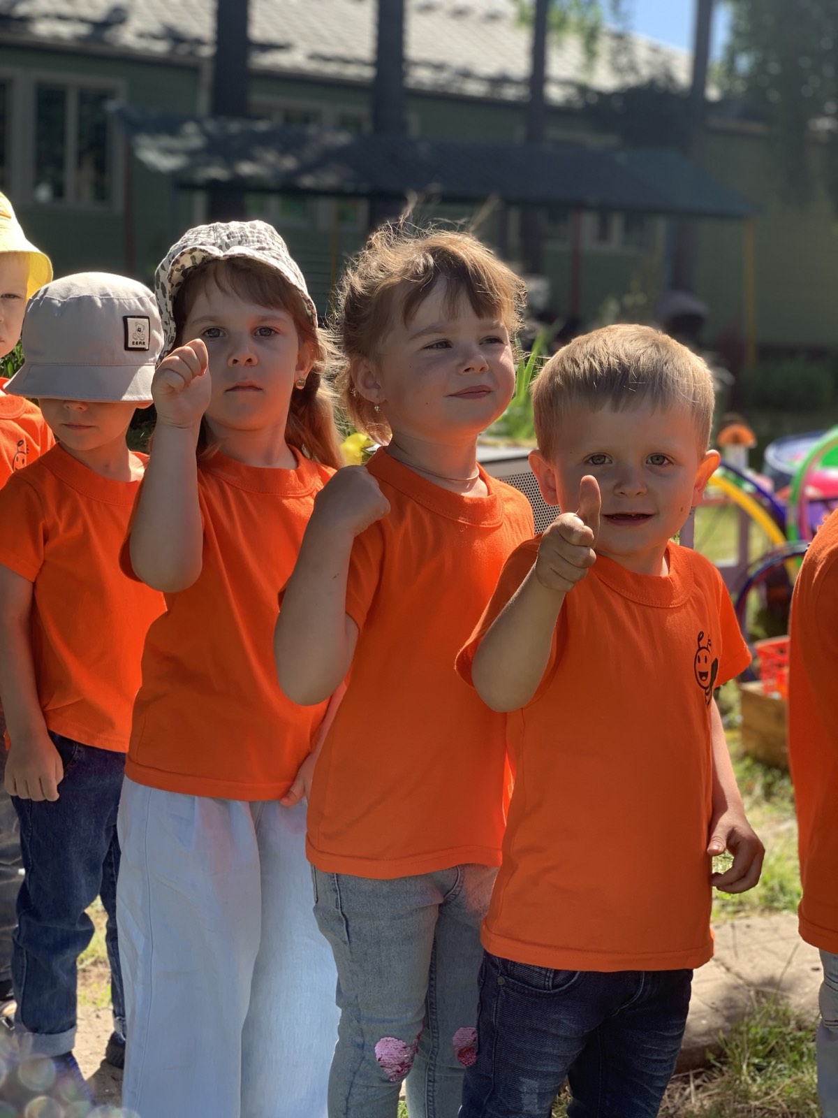 Фото без опису