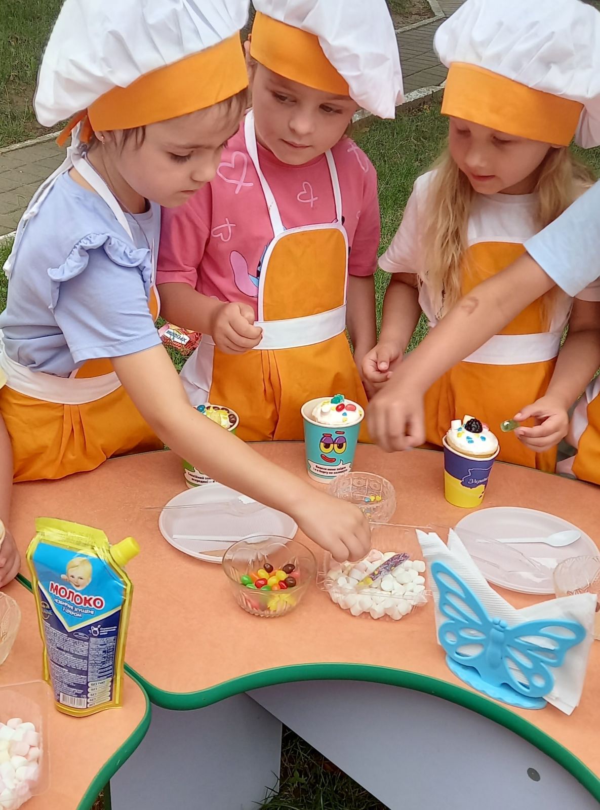 Фото без опису