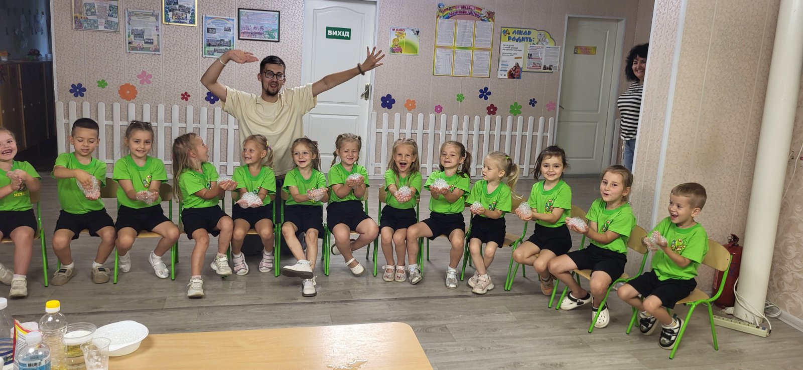 Фото без опису