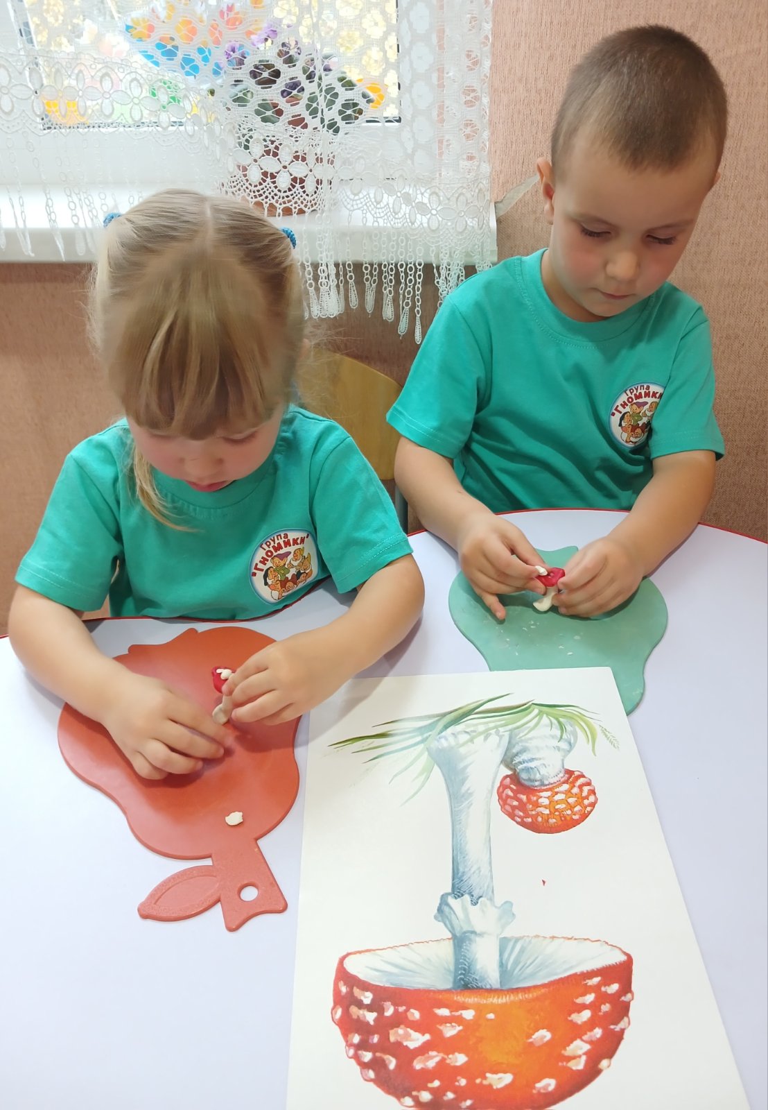 Фото без опису