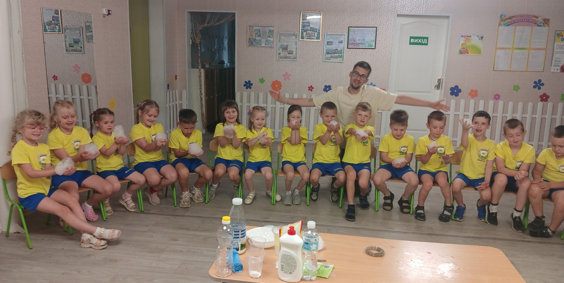 Фото без опису