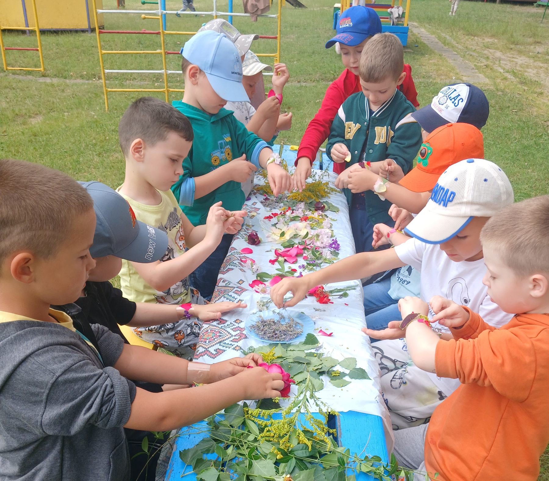 Фото без опису