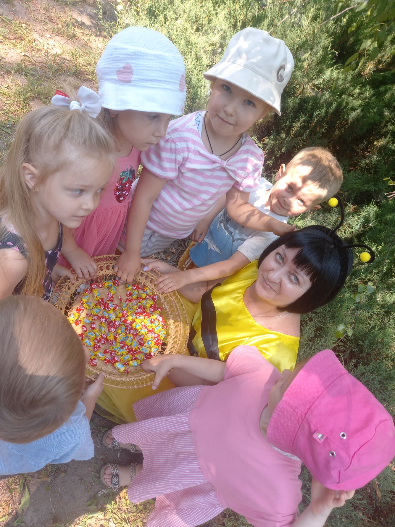 Фото без опису