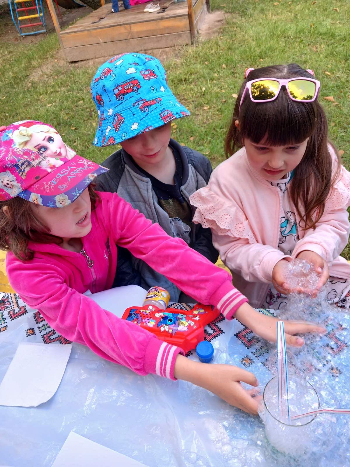 Фото без опису