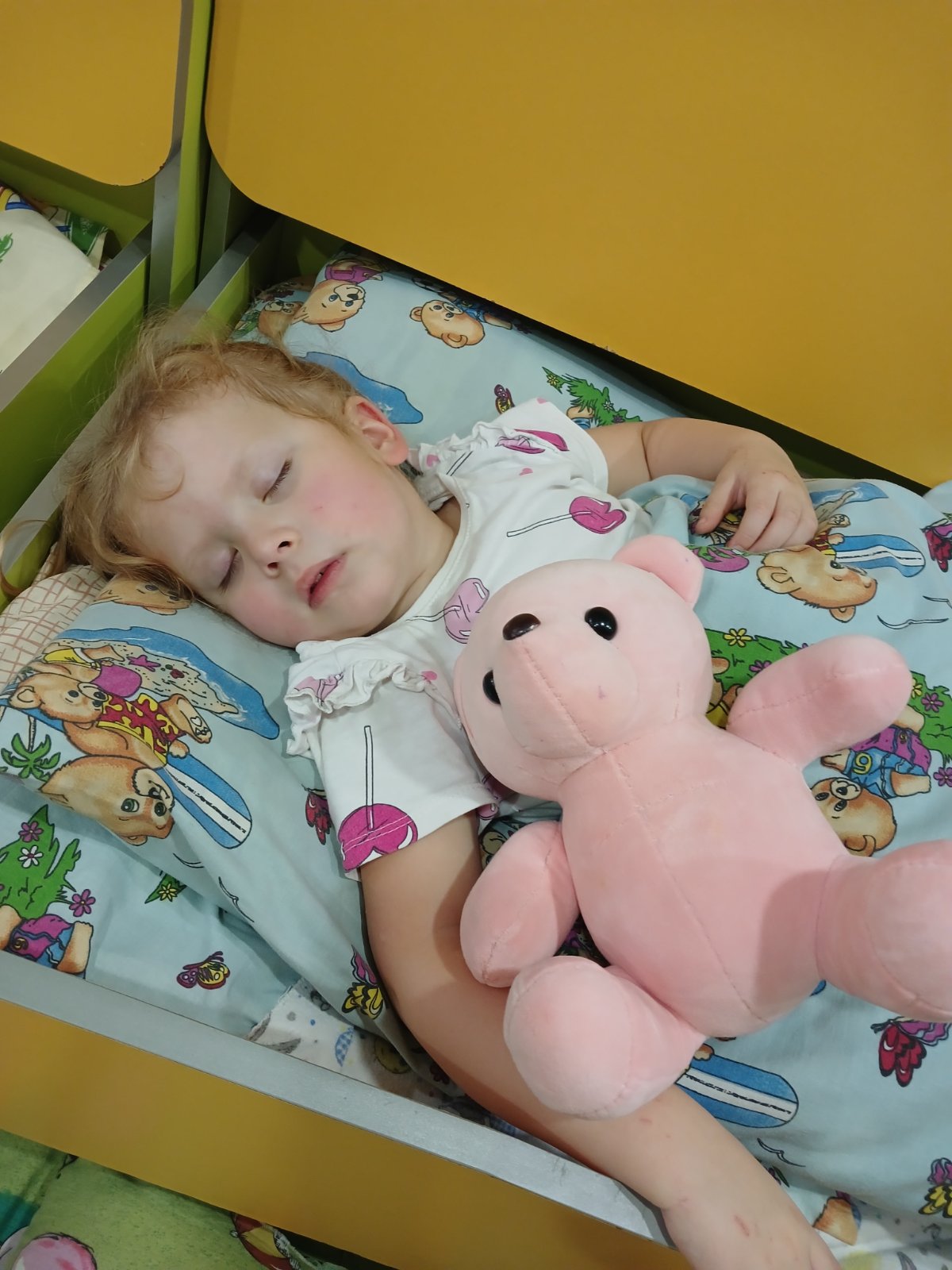 Фото без опису