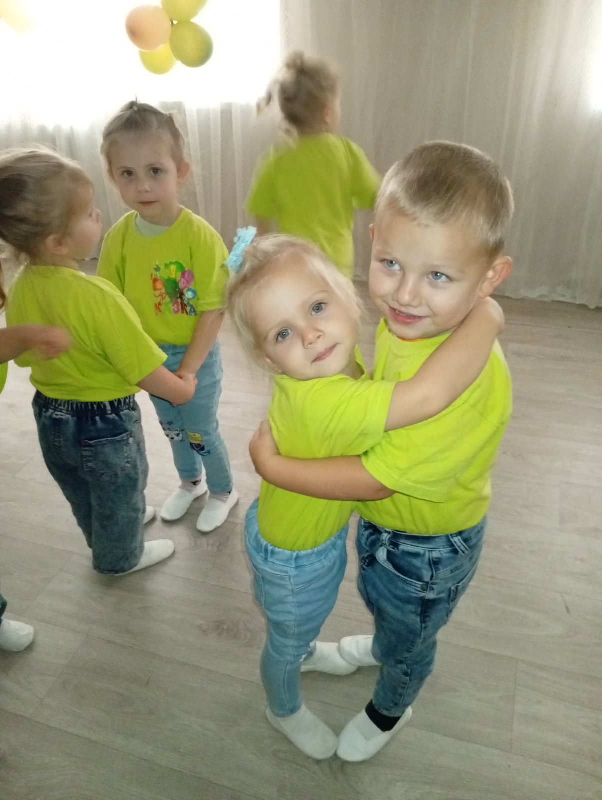 Фото без опису