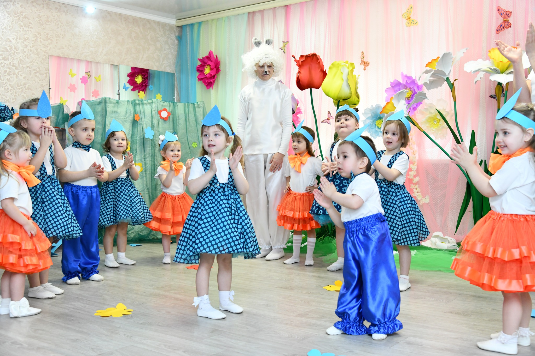 Фото без опису