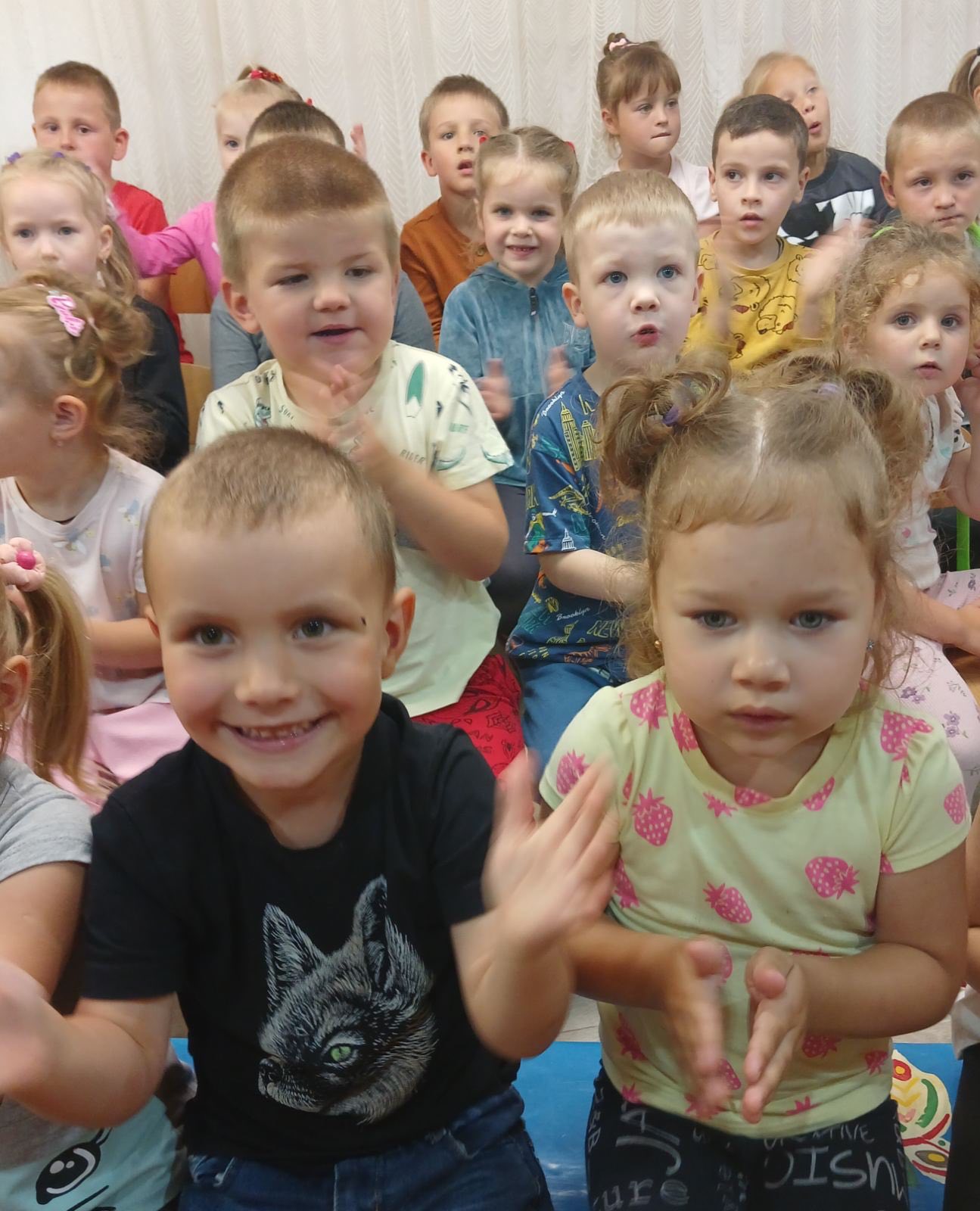 Фото без опису