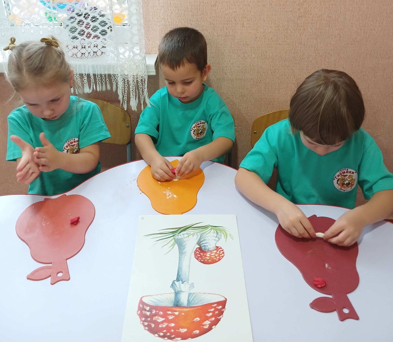 Фото без опису