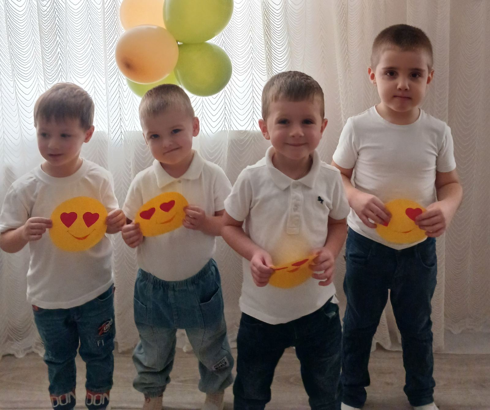 Фото без опису