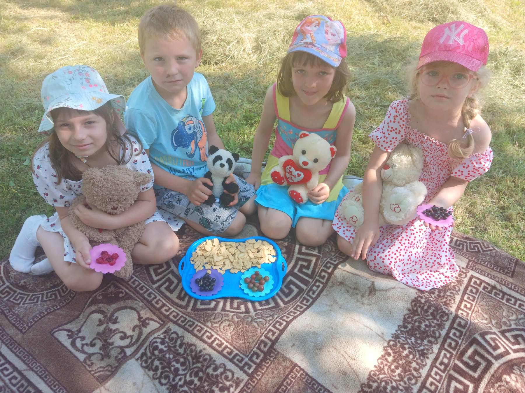 Фото без опису