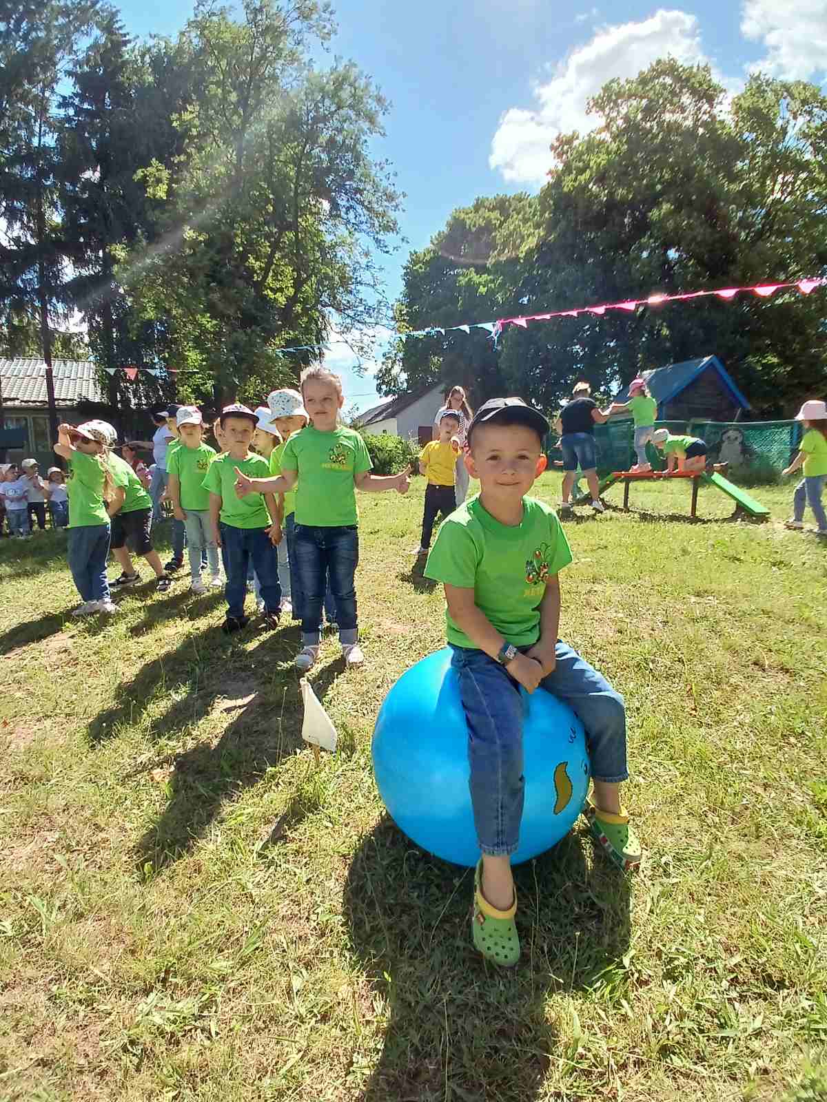 Фото без опису