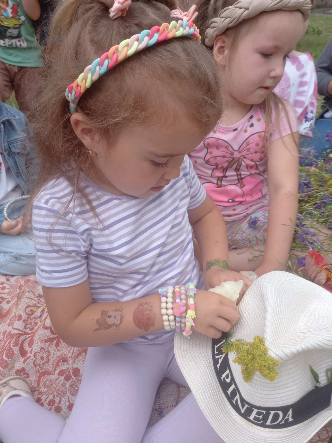 Фото без опису