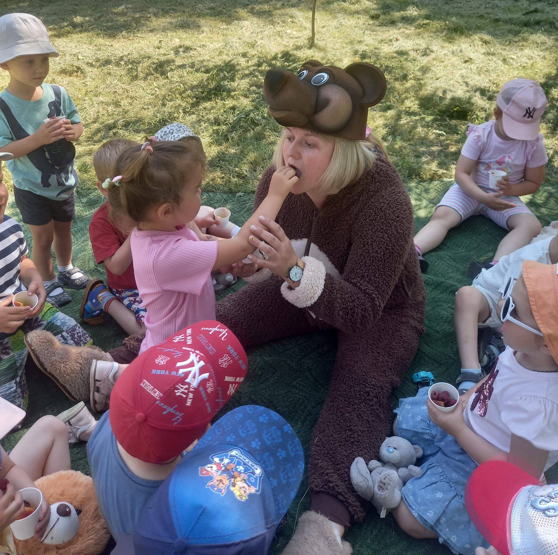 Фото без опису