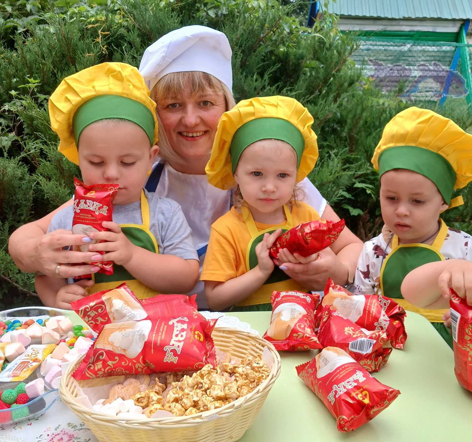 Фото без опису