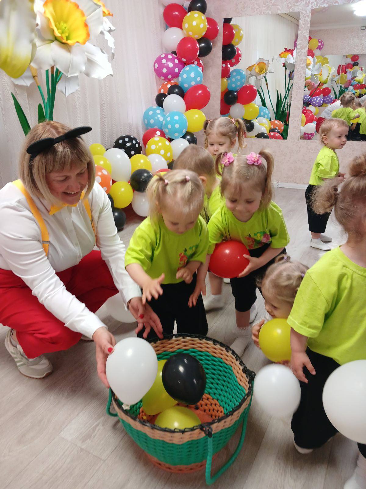 Фото без опису