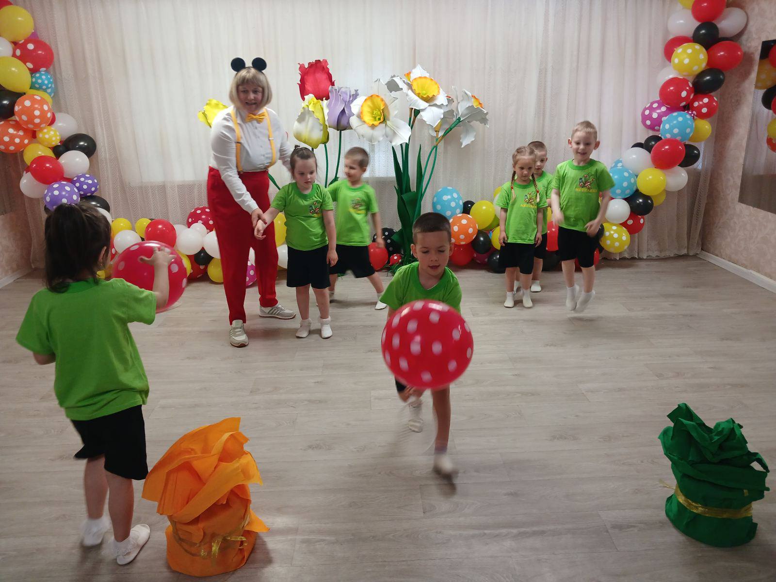 Фото без опису