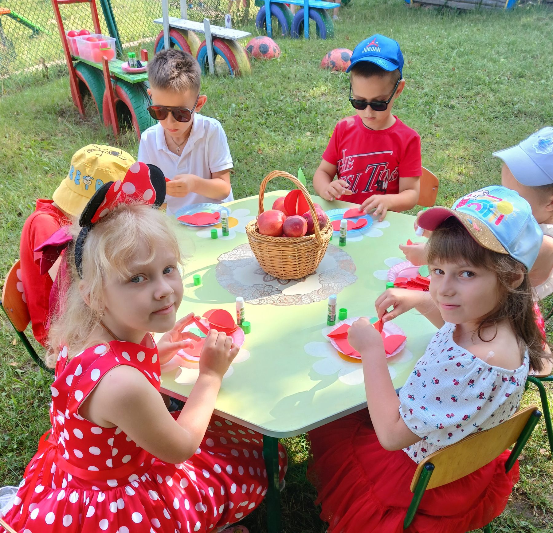 Фото без опису