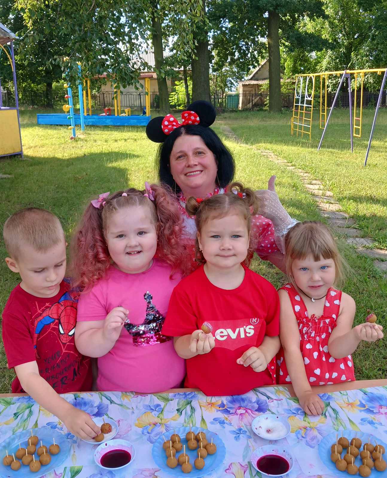 Фото без опису