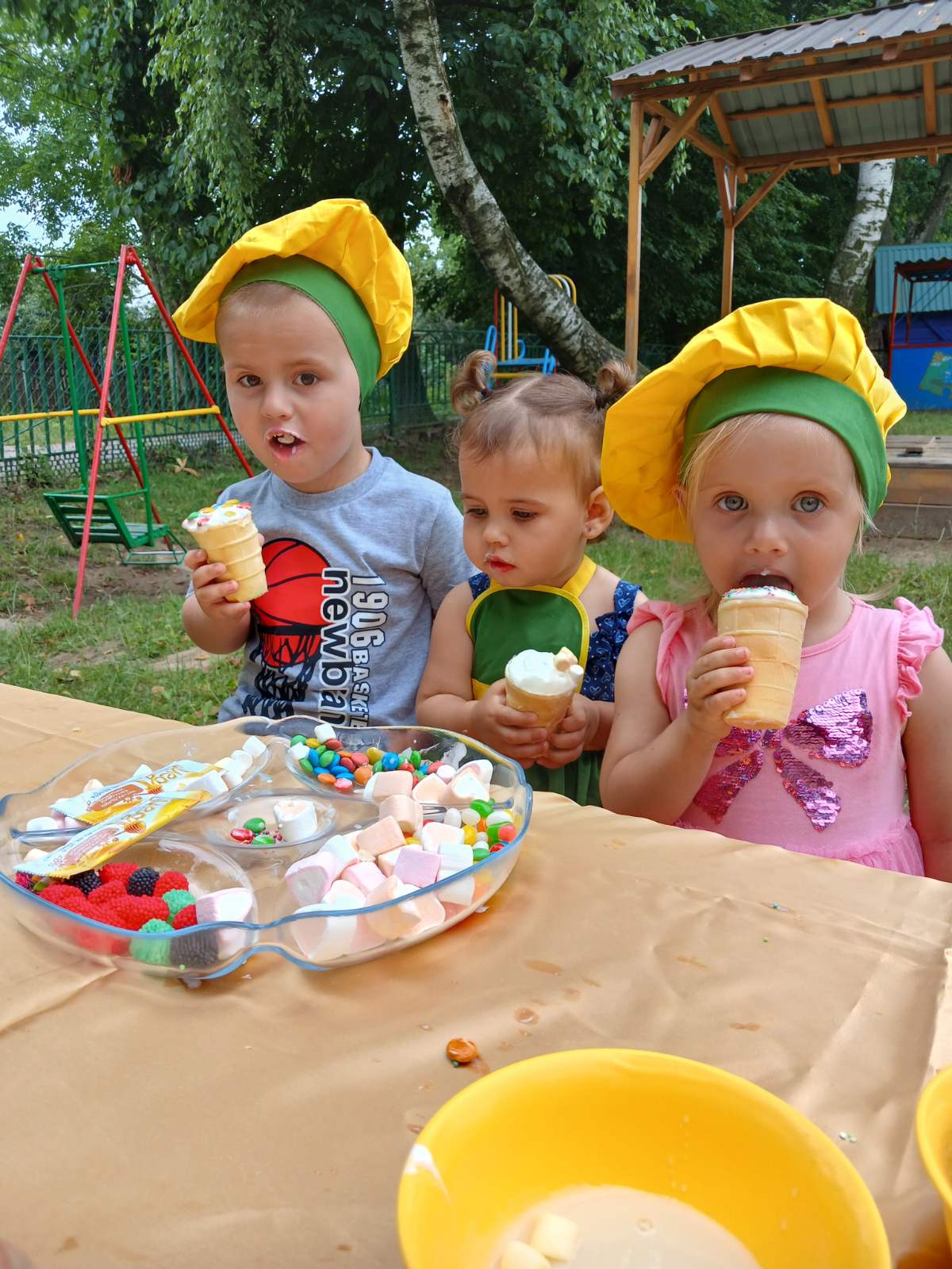 Фото без опису